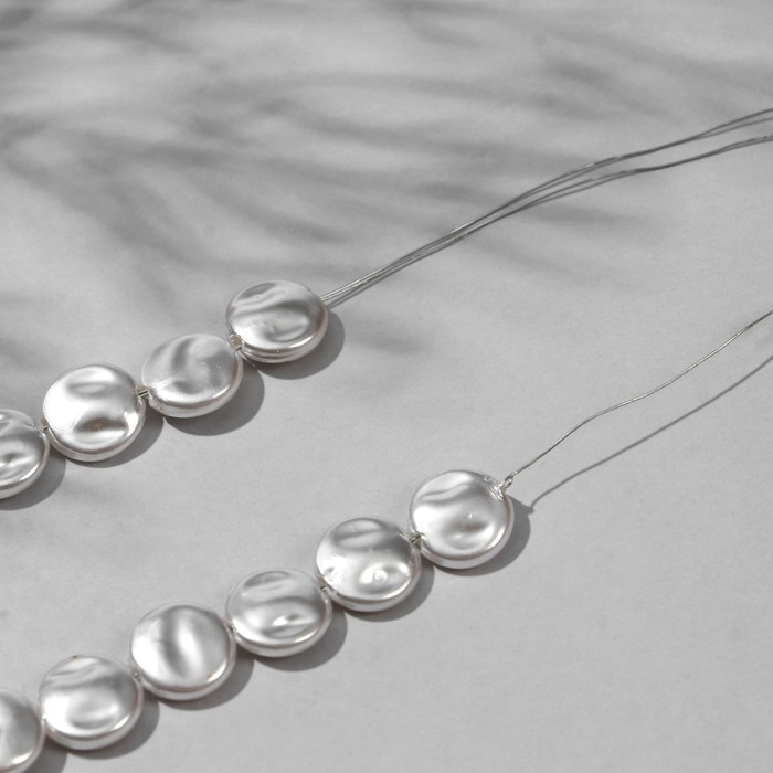 Бусины пластиковые на нити &laquo;Жемчуг&raquo; лепёшка 1&times;1&times;0,4 см, (набор 10 г), цвет белый