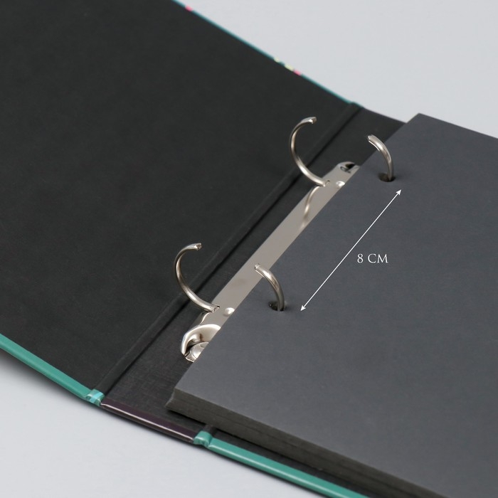 Фотоальбом 25 листов (наклейки+кольца) "Жизнерадостный пёс" 19х27х3 см