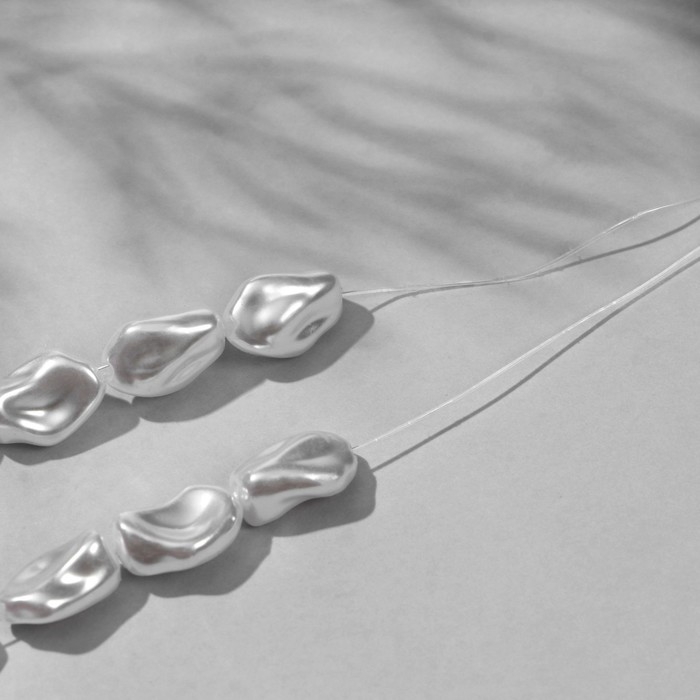 Бусины пластиковые на нити &laquo;Жемчуг&raquo; 13&times;8 мм, (набор 80 шт.), цвет белый