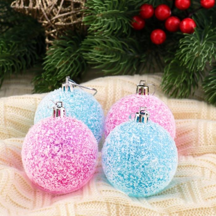 Набор шаров пластик d-6 см, 4 шт Набор шаров пластик d-6 см, 4 шт "Заснеженный" малиновый голубой