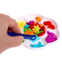 Сортер &laquo;Ромашка&raquo;с пинцетом, разноцветные фигурки, по методике Монтессори