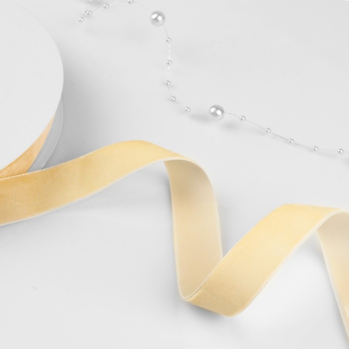 Лента бархатная, 20 мм, 18 &plusmn; 1 м, цвет молочный №04