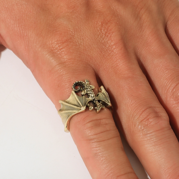 Кольцо «Япония» светящееся, дракон, синий в чернёном золоте, безразмерное Кольцо «Япония» светящееся, дракон, синий в чернёном золоте, безразмерное