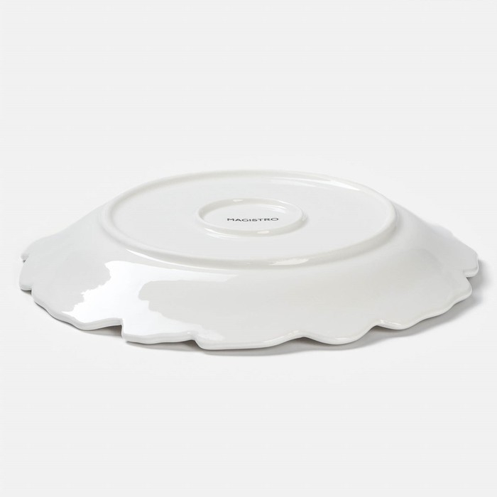 Тарелка фарфоровая обеденная Magistro &laquo;Роза&raquo;, d=22,5 см, цвет белый