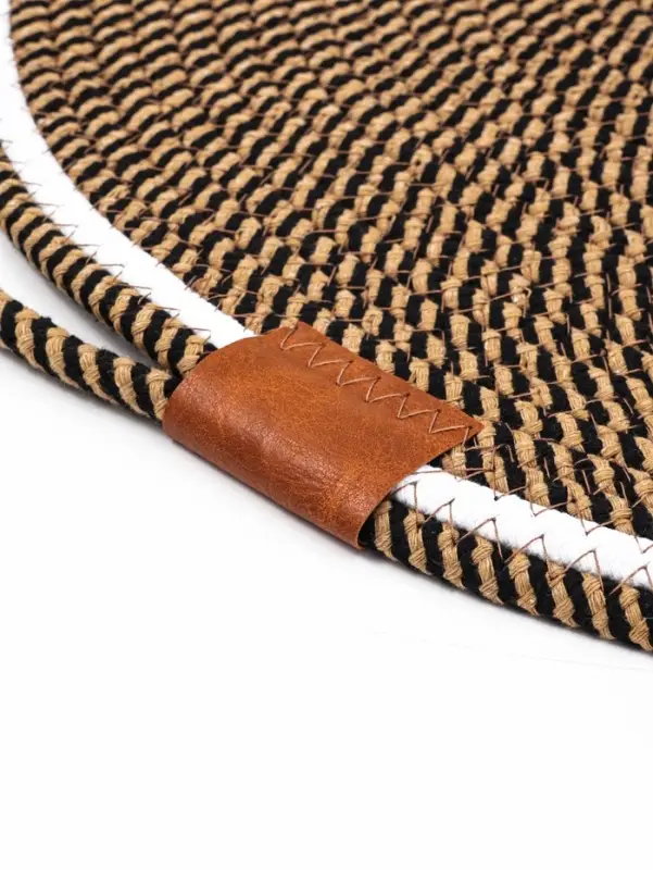 Когтеточка-коврик с хвостом 50 см, коричневый