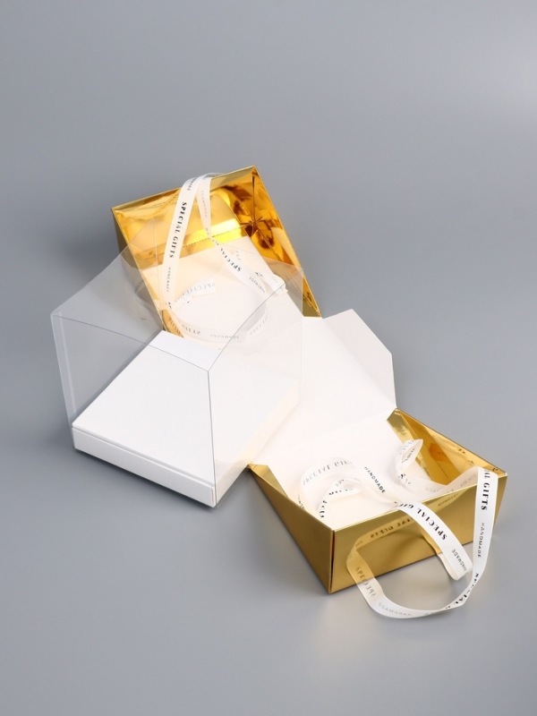 Коробка под бенто-торт с ленточками, золотая , 15,5 х 15,5 х 16 см