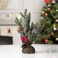 Светодиодная фигура &laquo;Ёлка с ягодами и шишками&raquo;, 11.5 &times; 27 &times; 7.5 см, пластик, батарейки CR2032х2 (в комплекте), свечение тёплое белое