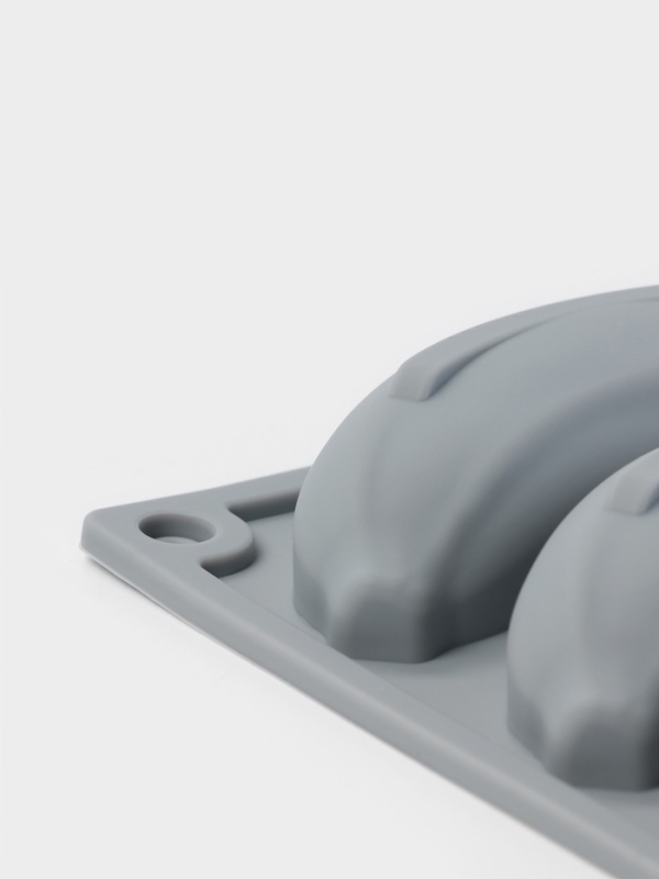 Форма для выпечки и муссовых десертов KONFINETTA «Банан», силикон,12 ячеек 8.5×2 см, 30×17.5×2.5 см, серая Форма для выпечки и муссовых десертов KONFINETTA «Банан», силикон,12 ячеек 8.5×2 см, 30×17.5×2.5 см, серая