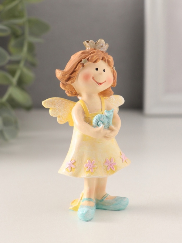Сувенир полистоун "Принцесса-ангел в жёлтом платье с улиткой в руках" 7х4х10 см