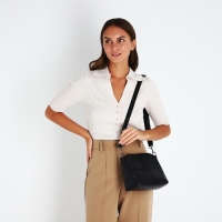 Сумка кросс-боди на молнии, цвет чёрный Сумка кросс-боди на молнии, цвет чёрный