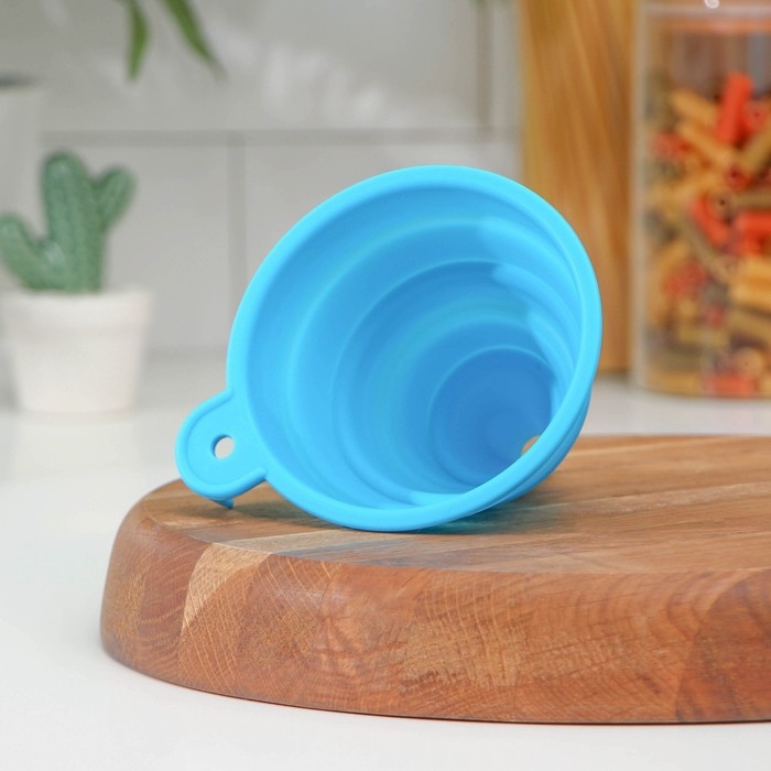 Воронка силиконовая складная Доляна «Ред», 13,5×10×10 см Воронка силиконовая складная Доляна «Ред», 13,5×10×10 см