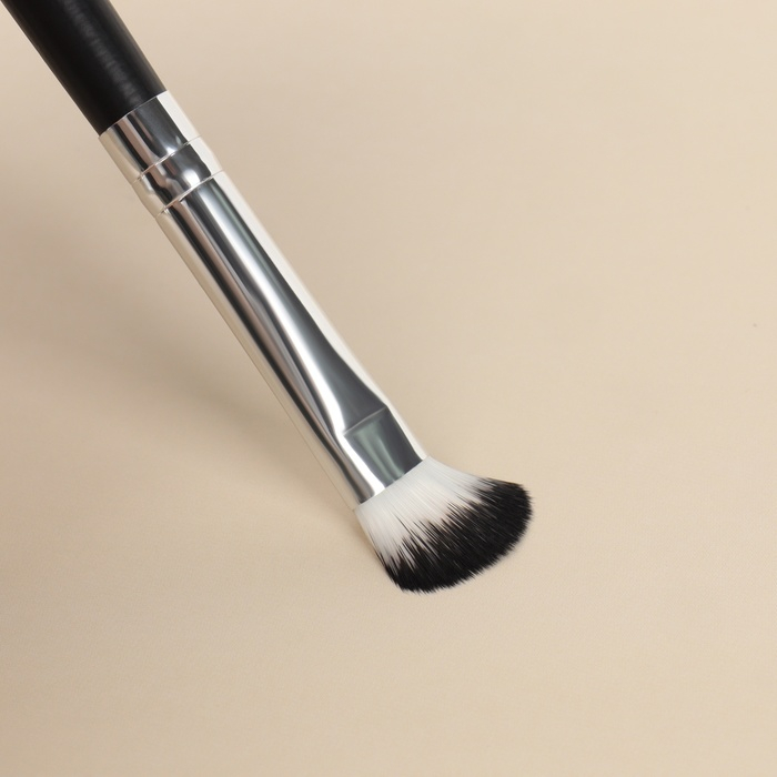 Набор кистей для макияжа «Вензель», 7 предметов, чехол на кнопке, цвет золотистый/чёрный Набор кистей для макияжа «Вензель», 7 предметов, чехол на кнопке, цвет золотистый/чёрный