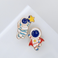 Набор значков (2 шт.) &laquo;Космонавты&raquo; супер-герои, цветной в золоте