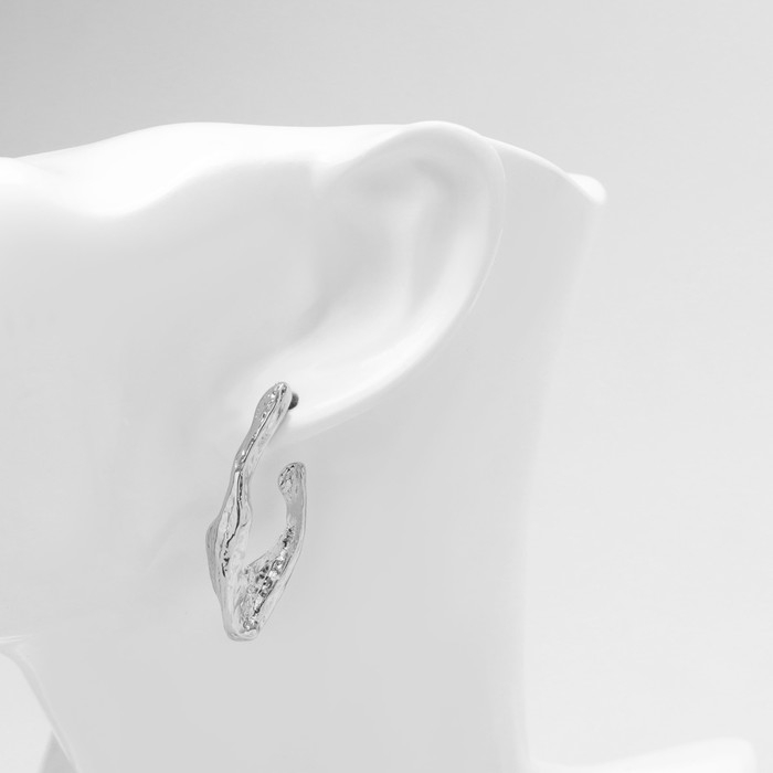 Серьги металл &laquo;Модерн&raquo; мятый крючок, цвет серебро