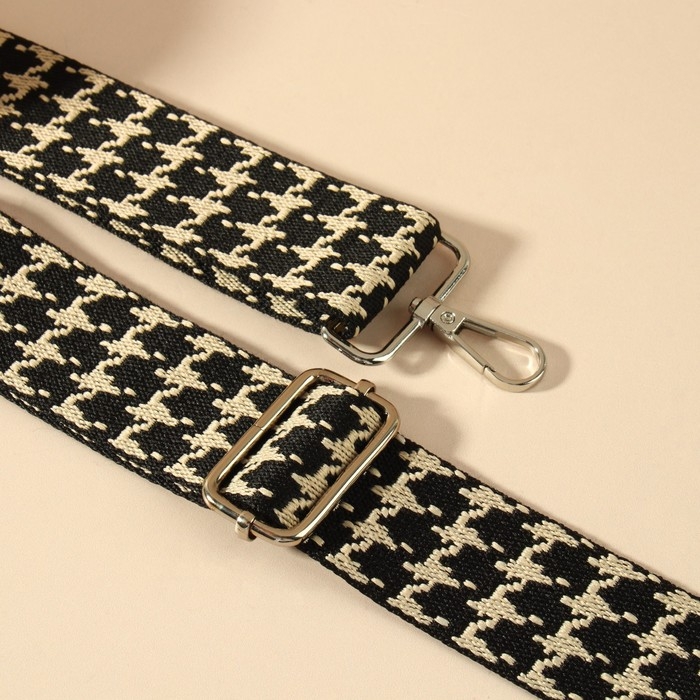 Ручка для сумки &laquo;Гусиная лапка&raquo;, стропа, с карабинами, 139 &plusmn; 3 &times; 3,8 см, цвет чёрный/белый