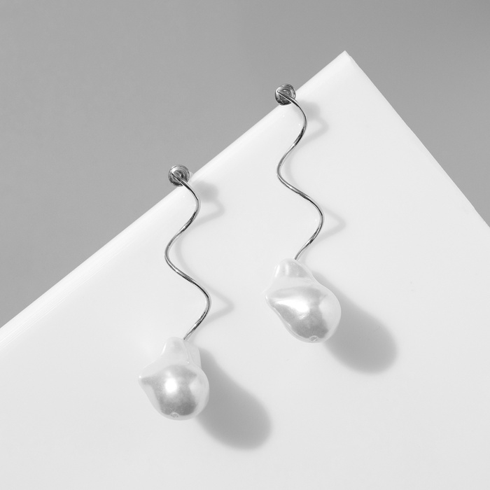 Серьги с жемчугом &laquo;Бусина&raquo; спираль, цвет серебро
