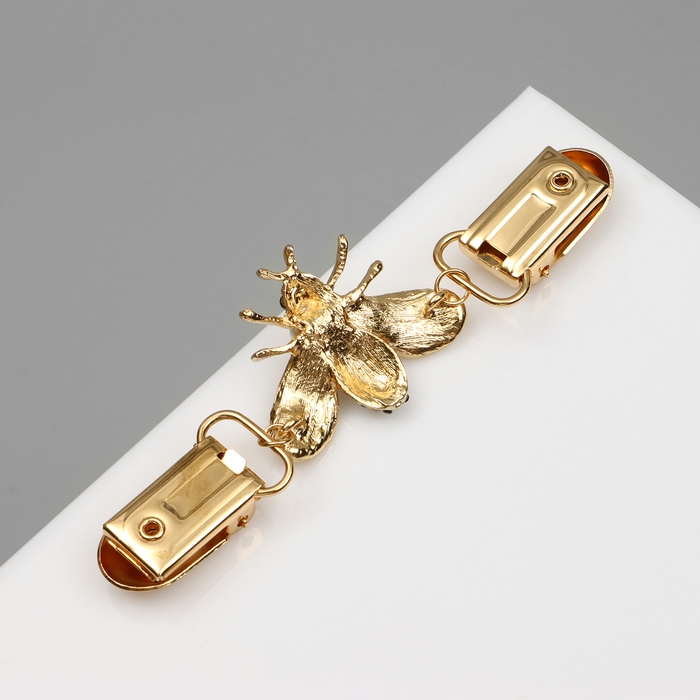 Зажим для кардигана «Шмель», цвет чёрно-белый в золоте Зажим для кардигана «Шмель», цвет чёрно-белый в золоте