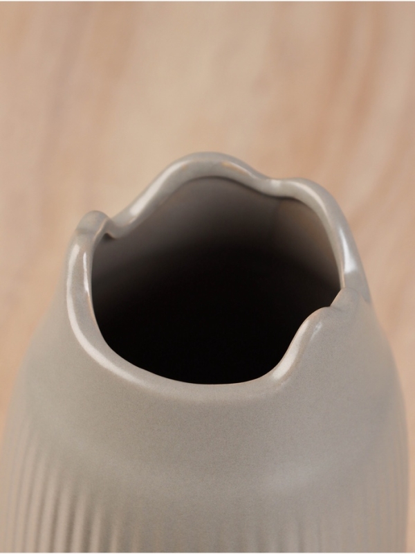 Ваза керамика настольная "Вайолэт" 20х8,5 см, серый