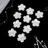 Вязаные элементы с бусинами &laquo;Двойные цветы&raquo;, d = 4,5 см, 10 шт, цвет белый