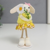 Сувенир "Зайка с цветком в клетчатой юбочке" 13 см Сувенир "Зайка с цветком в клетчатой юбочке" 13 см