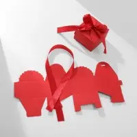 Коробочка подарочная складная &laquo;Сюрприз&raquo; 6&times;6&times;4.5, красный
