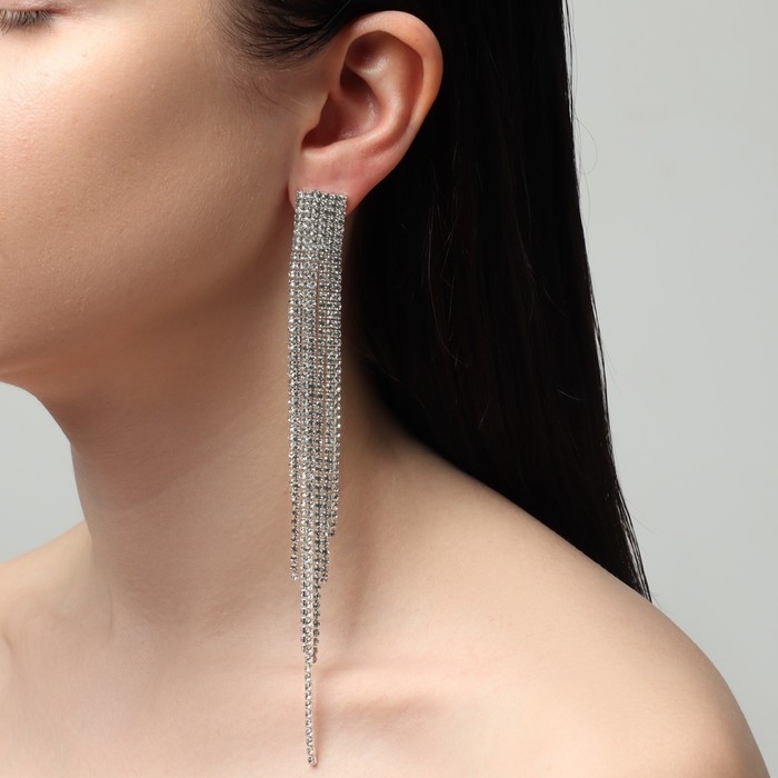Серьги висячие со стразами &laquo;Водопад&raquo; мини квадрат, цвет белый в серебре, 14 см