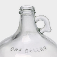 Бутылка стеклянная с ручкой &laquo;Велес&raquo;, 3,86 л