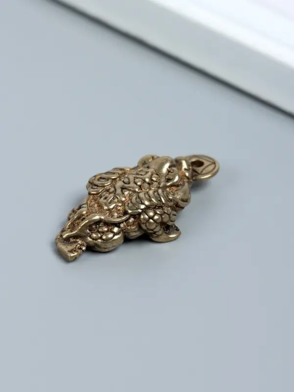 Сувенир латунь "Денежная жаба с монетой" набор 2 шт 1,9х3,4 см