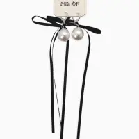 Серьги жемчуг "Бусина с бантиком", №16, цвет бело-чёрный в серебре