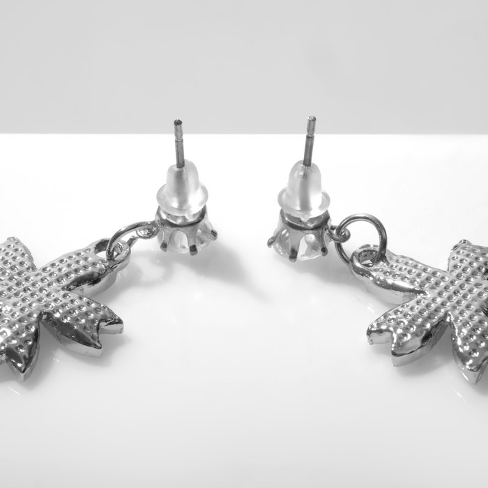 Серьги со стразами «Цветы» литл, цвет белый в серебре Серьги со стразами «Цветы» литл, цвет белый в серебре