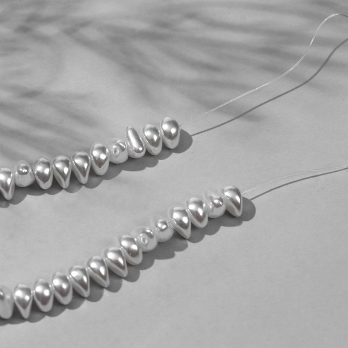 Бусины пластиковые на нити &laquo;Жемчуг&raquo; 8&times;6 мм, (набор 190 шт.), цвет белый