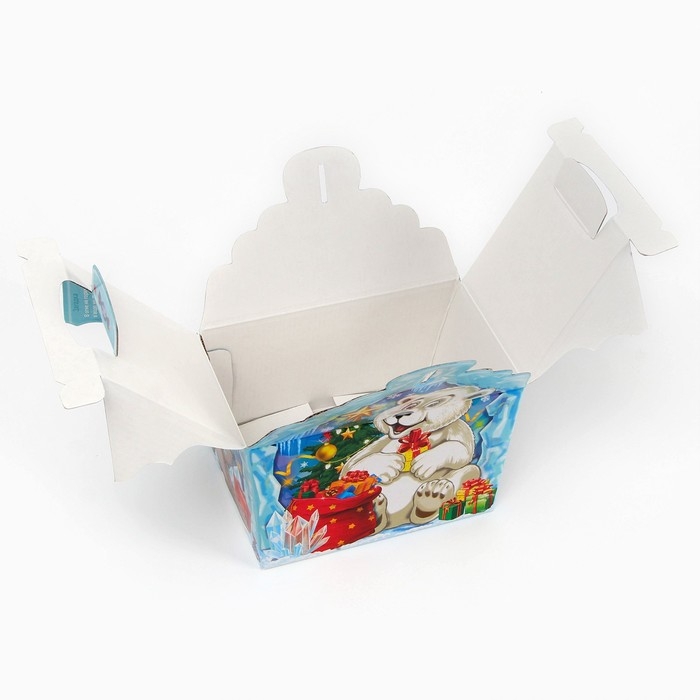 Новый год. Подарочная коробка новогодняя В гостях у Мишки 19,3 (233) х 18 х 13 см.