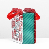 Новый год. Коробка подарочная складная "Лунапарк" 23 х 9,8 х 24 см. Новый год. Коробка подарочная складная "Лунапарк" 23 х 9,8 х 24 см.