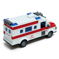Машина радиоуправляемая &laquo;Скорая помощь&raquo;, световые эффекты, работает от батареек