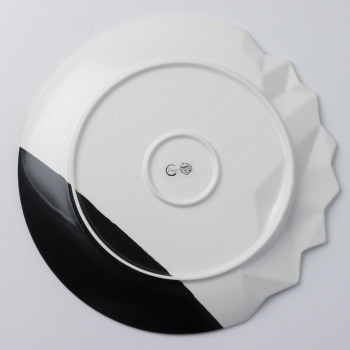 Тарелка керамическая «Снежные горы», 27 см, цвет чёрно-белый Тарелка керамическая «Снежные горы», 27 см, цвет чёрно-белый