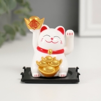 Маятник пластик "Белый Манэки-нэко со слитками Ямб" 5х5х6 см