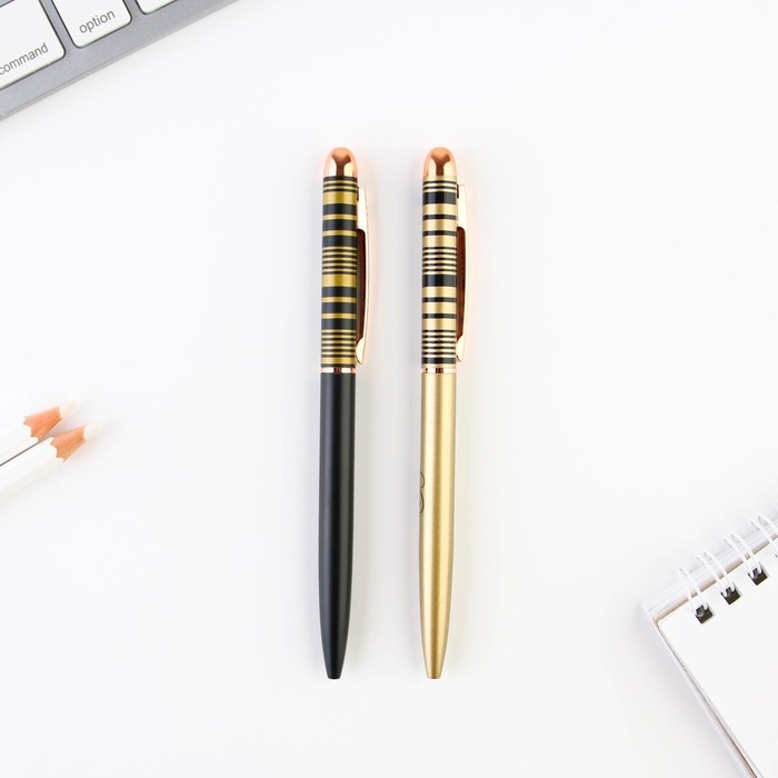 Подарочный набор &laquo;The BEST TEACHER&raquo;: ежедневник А5, 80 листов и 2 шт ручки (шариковые, 1 мм, синяя,красная паста)