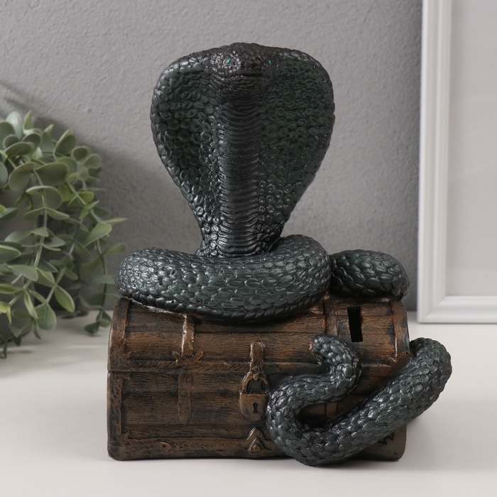 Копилка Копилка"КОБРА НА СУНДУКЕ " 20 х 17 х 12 см.