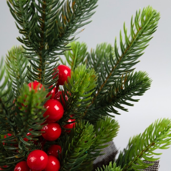 Фигура светодиодная &laquo;Ель и ягоды&raquo; 34 x18 x18 см, 10 LED, батарейки AG13x3 (в комплекте), свечение тёплое белое