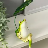 Сувенир полистоун "Лягуха под пальмовым листом" 5,8х7,5х14,5 см