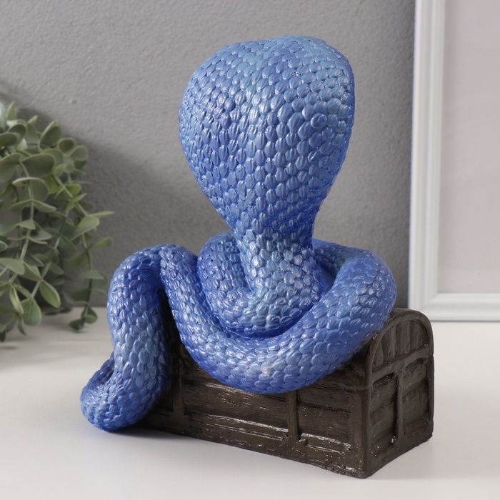 Копилка Копилка"КОБРА НА СУНДУКЕ " 20 х 17 х 12 см.