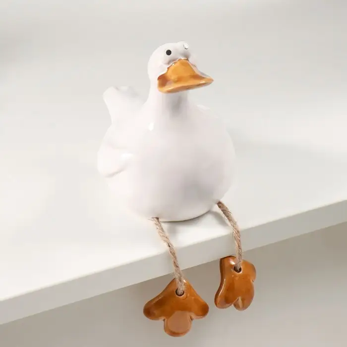 Сувенир керамика "Белый утёнок с висячими лапками" 8,6х11,1х12,1 см