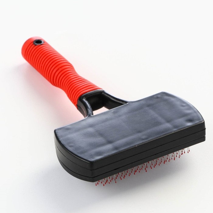 Пуходерка с каплей 10 х 17 см, прорезиненная ручка, чёрно-красная Пуходерка с каплей 10 х 17 см, прорезиненная ручка, чёрно-красная