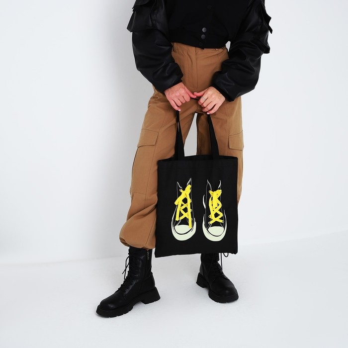 Шопер «Кеды», 35 х 0,5 х 40 см, с лентой, чёрный Шопер «Кеды», 35 х 0,5 х 40 см, с лентой, чёрный