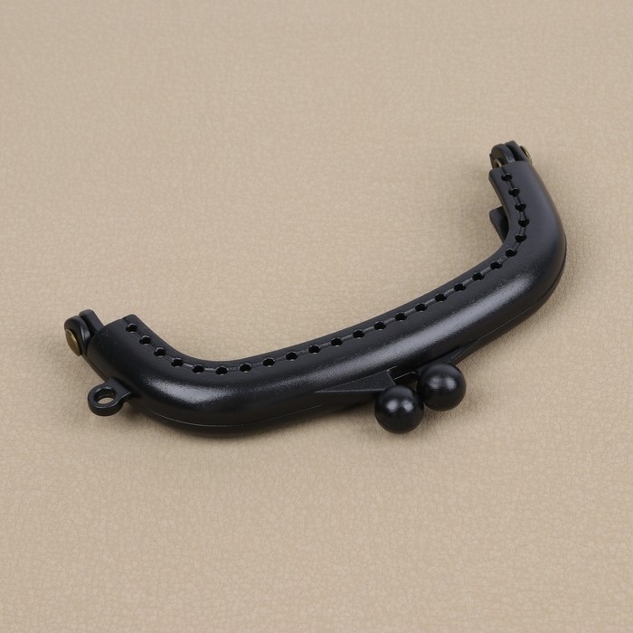 Фермуар пришивной, 9 × 5,5 см, цвет чёрный/антик Фермуар пришивной, 9 × 5,5 см, цвет чёрный/антик