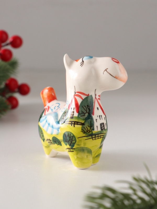 Статуэтка фарфоровая "Конь Пегас Город" /авторскмя роспись О.Огородникова/, 8 см