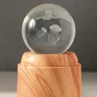 Сувенир стекло свет "Шар. Медузы" 6хLED шар d=6 см, крутится, USB 7х7х10 см