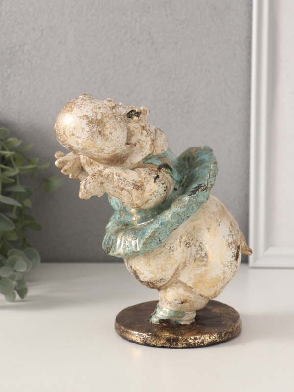 Сувенир полистоун Сувенир полистоун "Бегемотик в пачке" 11х14,5х18 см