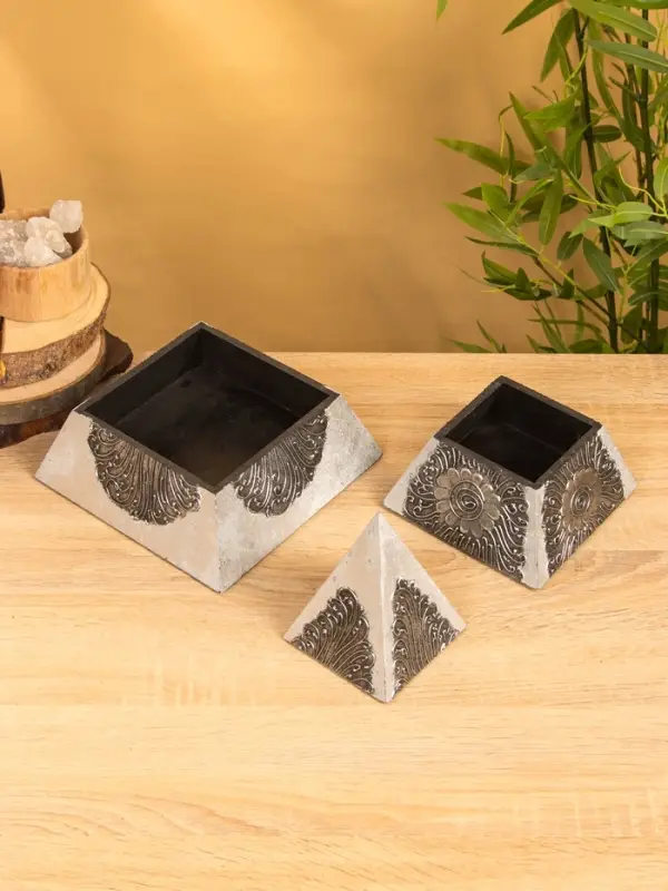 Шкатулка "Пиамидка" 21х21х31 см, МДФ, цв. серебро