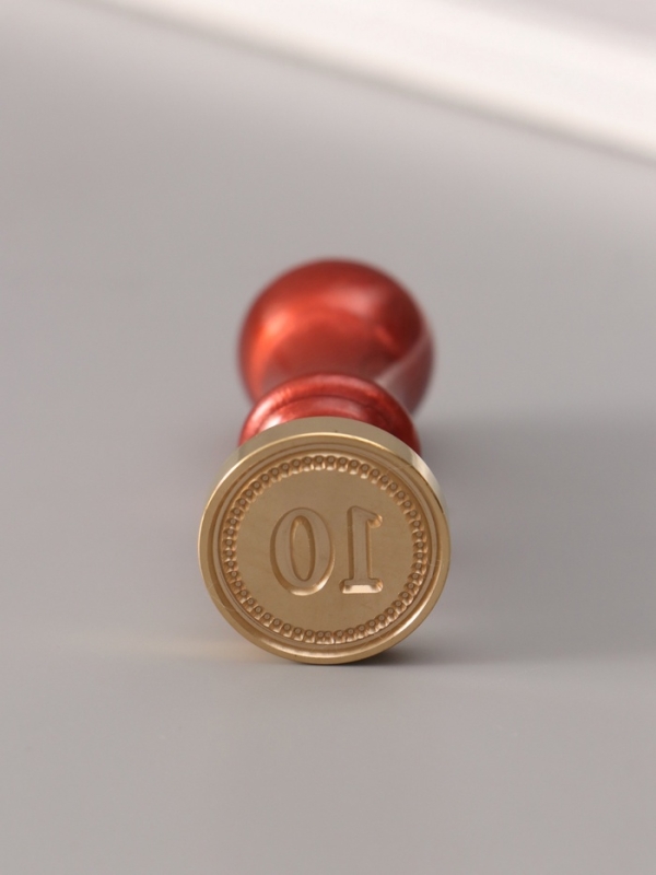 Печать для сургуча с пластиковой ручкой Печать для сургуча с пластиковой ручкой "Классика цифра 10" 2,5х2,5х6,3 см